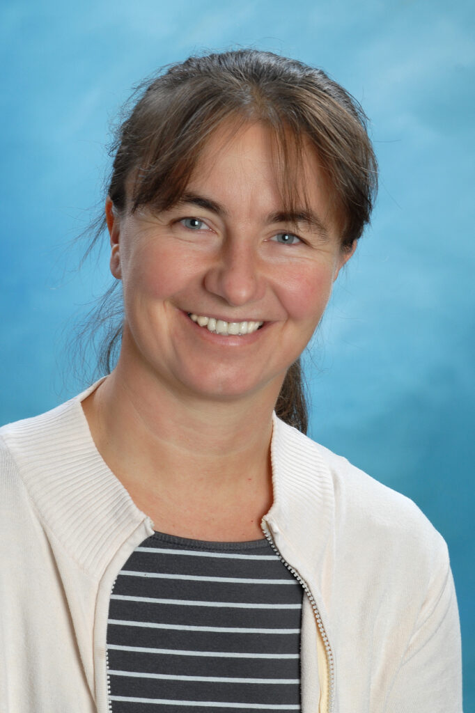Dr. Deteky Gáborné