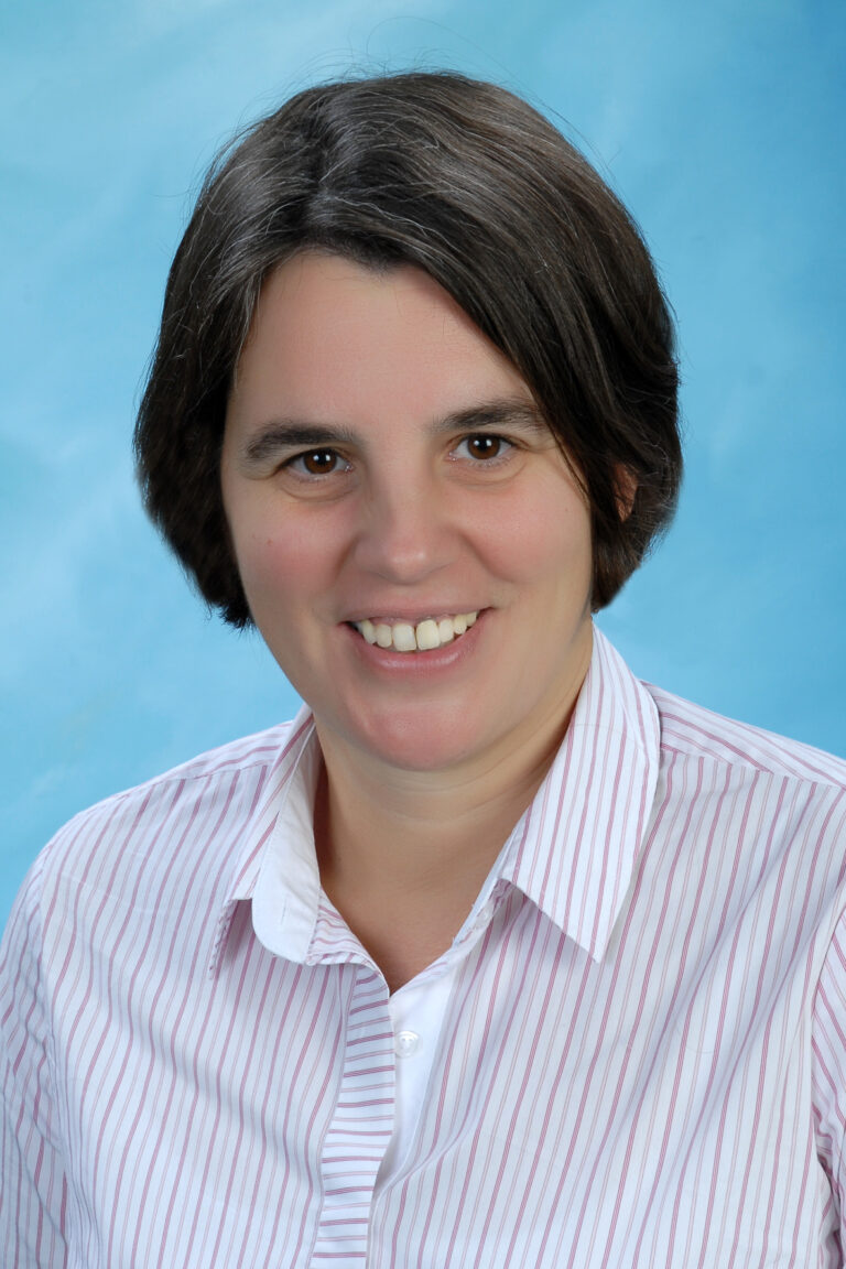 Sárvári Cecília