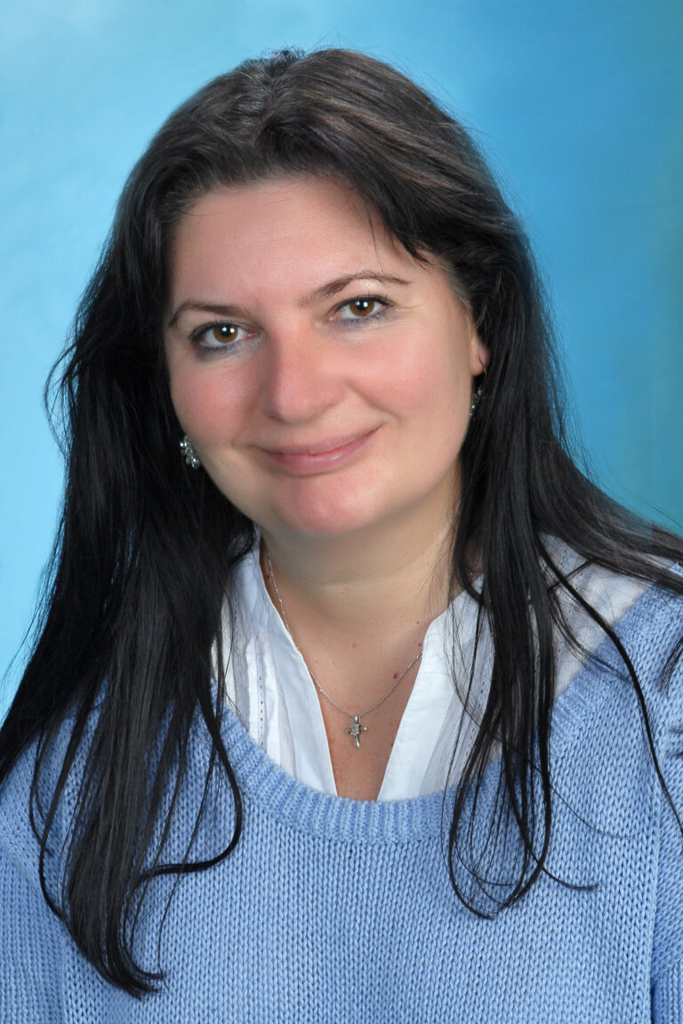 Vörös Andrea